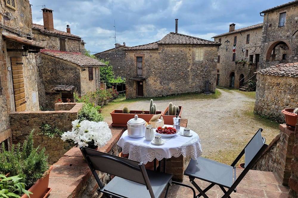 Ganze Wohnung, Romantische Wohnung in einem Weiler in der sienesischen Landschaft in Monticiano, Siena Provinz