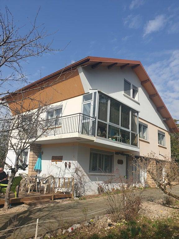 Chambre d’hôte pour 4 personnes, avec jardin ainsi que piscine et jacuzzi