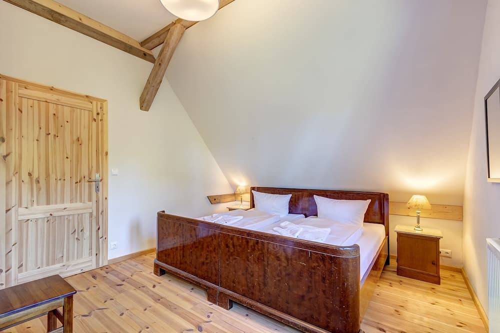 Ganze Wohnung, Ferienhaus bis 6 Per.; Kamin, große Kü, Garten - Katen am Schwanenteich in Lassan, Stettiner Haff