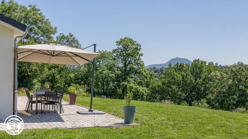 Gîte pour 6 personnes, avec Terrasse ainsi que Jardin et Vue à Gelles