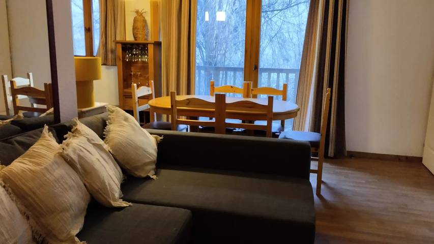 Appartement de vacances pour 6 personnes, avec piscine ainsi que sauna et balcon