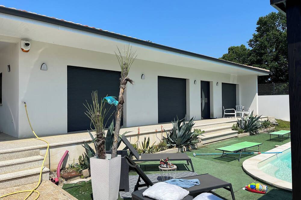 Villa near the Bassin d'Arcachon with private pool in Saucats, Región de Burdeos