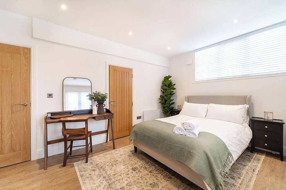 Entire apartment, Spacious Stylish Studio, Hoylake in Merseyside