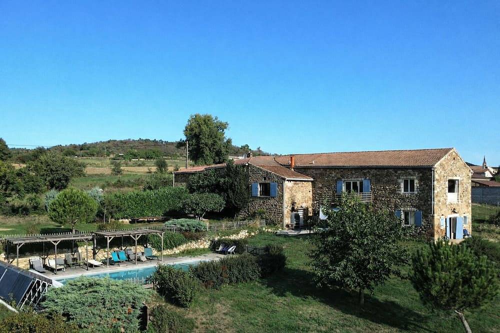 Grand Gîte en Ardèche Nord pour groupes avec piscine, jusqu’à 26 pers. in Colombier-le-Vieux, Région de Tournon-sur-Rhône