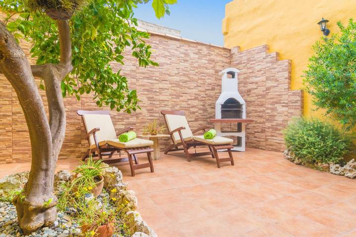 Sabatera - Beautiful townhouse with fantastic terrace in inland Majorca Free Wifi in Inca, Majorca Center