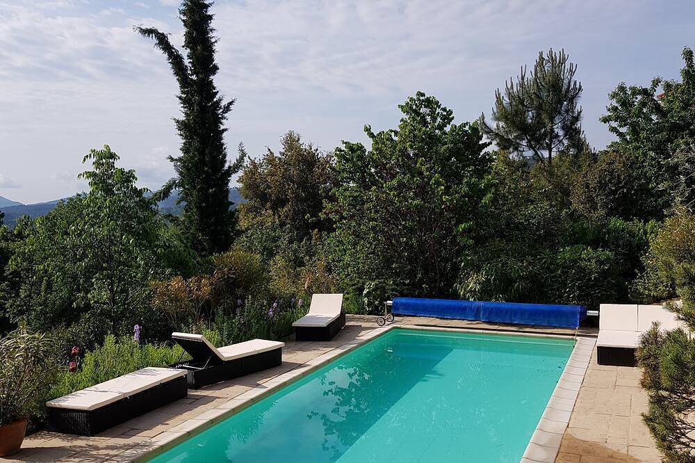Vacances individuelles dans un domaine en grès rénové du 16 siècle in Aujac, Parc national des Cévennes
