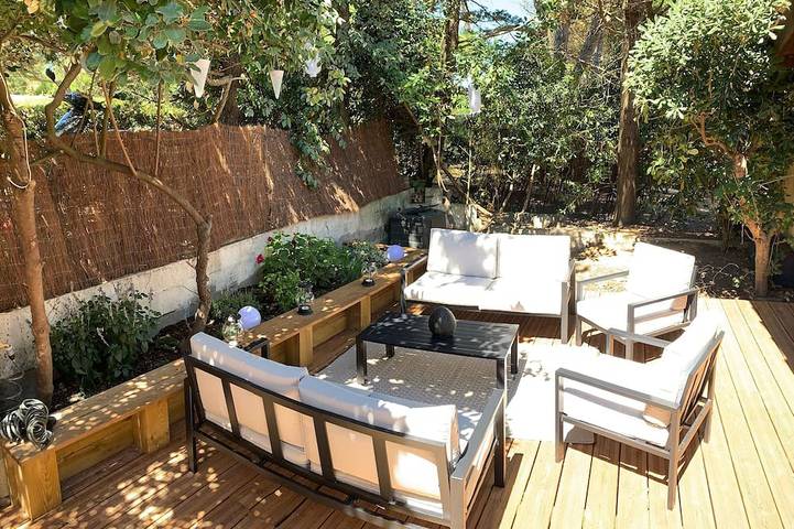 Location de vacances pour 6 personnes, avec terrasse dans Plage des Bourdaines