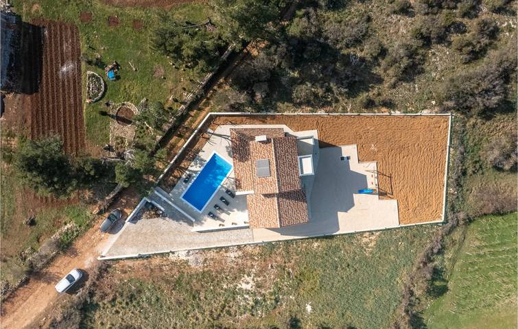 Location de vacances pour 8 personnes, avec terrasse à Nin - 4
