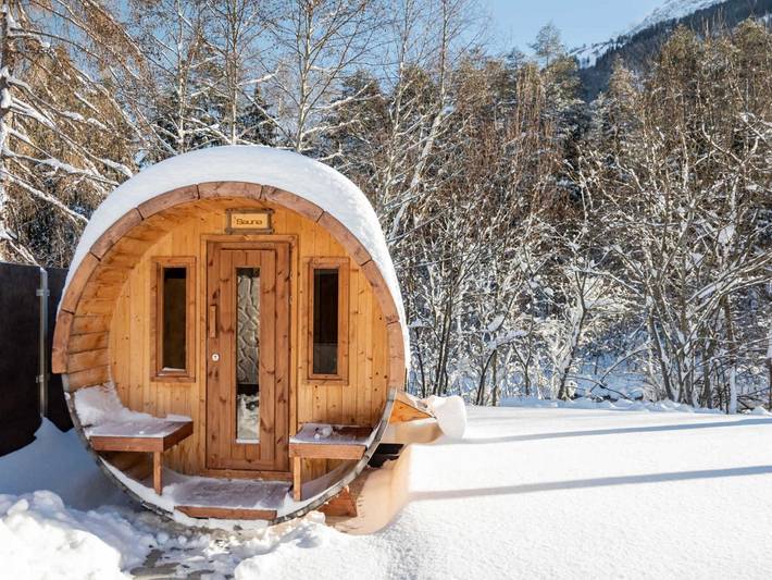 Ferienwohnung für 4 Personen, mit Terrasse und Sauna sowie Garten, mit Haustier im Lechtal