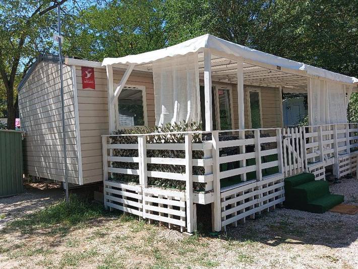 Camping pour 4 personnes, avec Terrasse