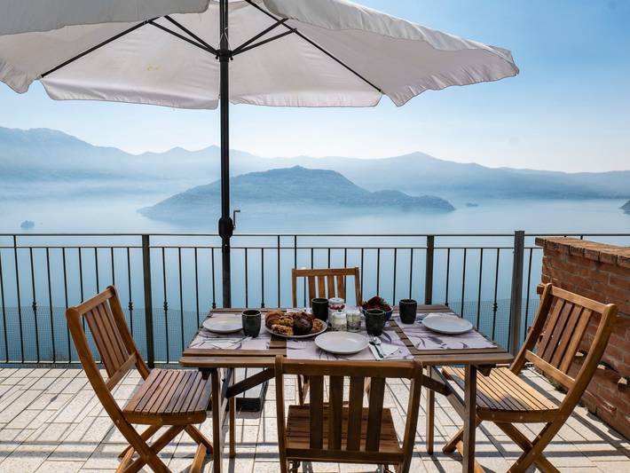Ferienwohnung für 6 Personen, mit Pool und Seeblick sowie Terrasse - 1