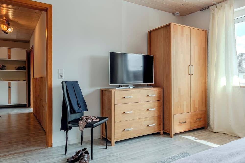 Ganze Wohnung, Charmante Ferienwohnung mit Dachterrasse in Bad Rodach, Oberes Maintal - Coburger Land