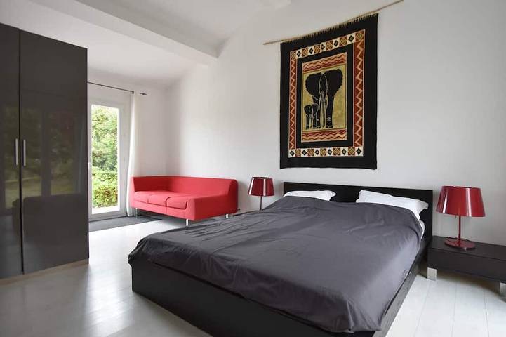 Location de vacances pour 7 personnes, avec terrasse ainsi que piscine et jardin à Malves-en-Minervois - 3