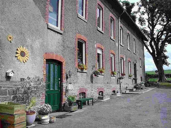 Ferienhaus für 9 Personen, mit Terrasse und Garten sowie Sauna und Ausblick in Burg-Reuland