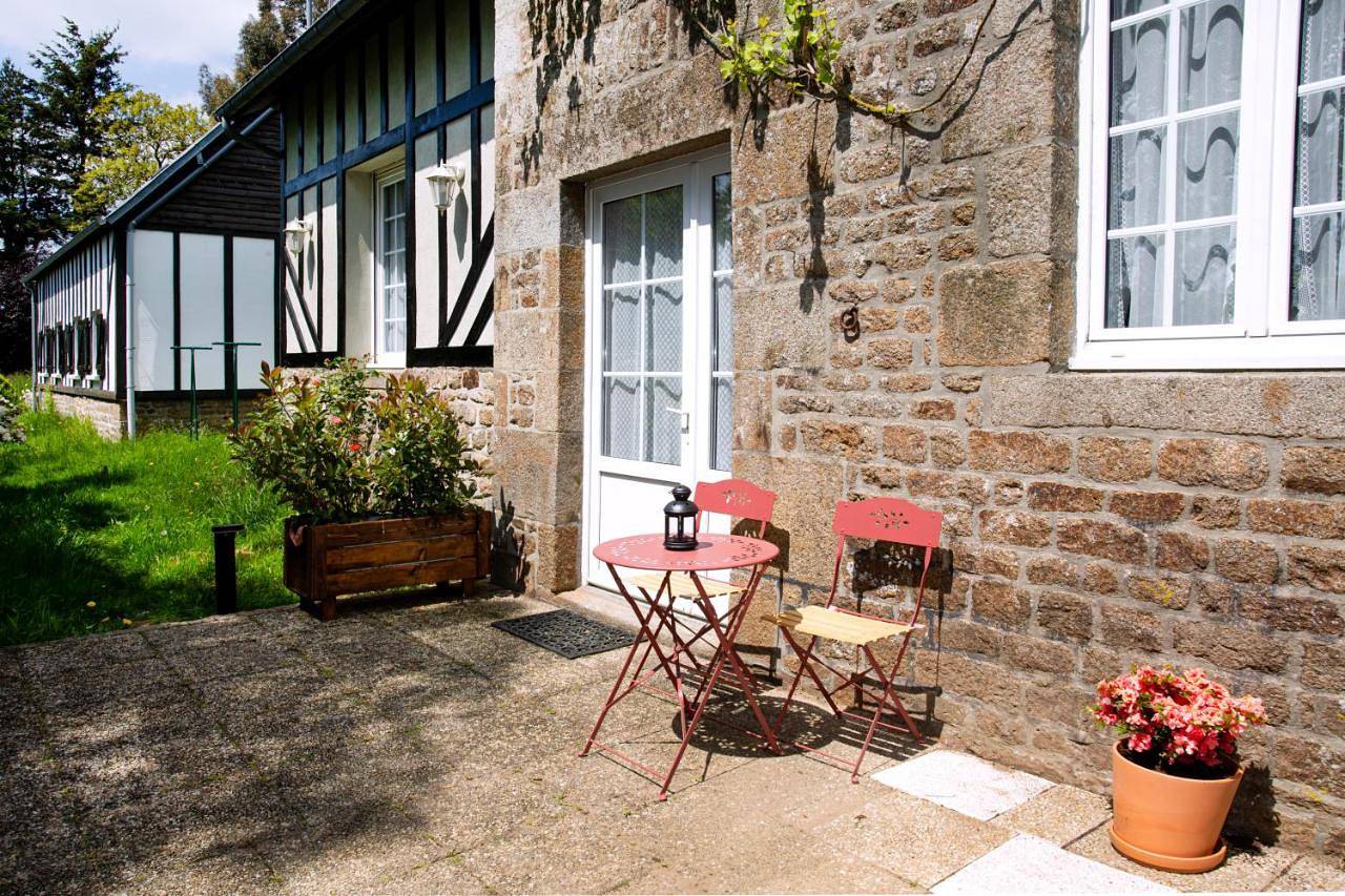Double Room with Terrace in Saint-Michel-de-Montjoie, Région d'Avranches
