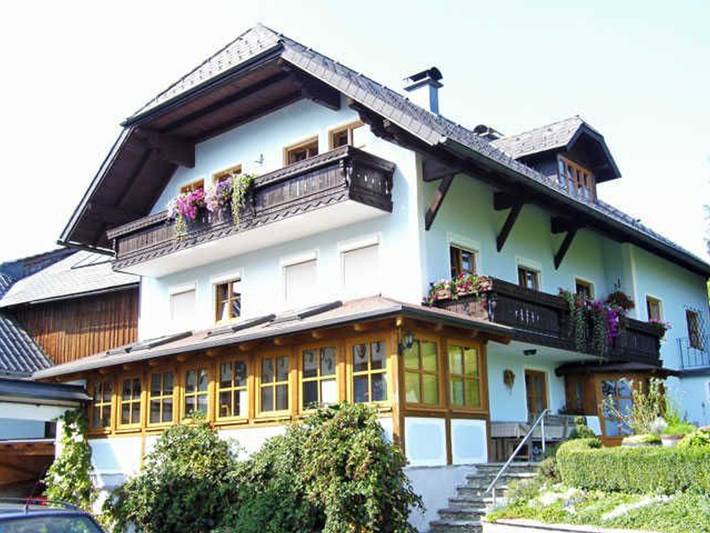 Ferienwohnung für 12 Personen, mit Balkon und Garten sowie Pool und Seeblick am Traunsee - 2