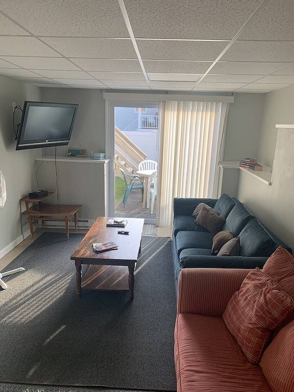 4 Bedroom Pettaquamscutt Lake Shores Home in Narragansett, Washington County (RI)