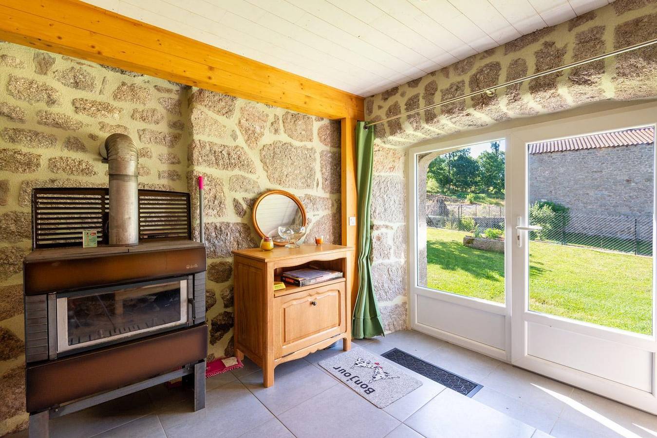 Casa de huéspedes para 3 personas con jardín in Paulhac-en-Margeride, Macizo Central