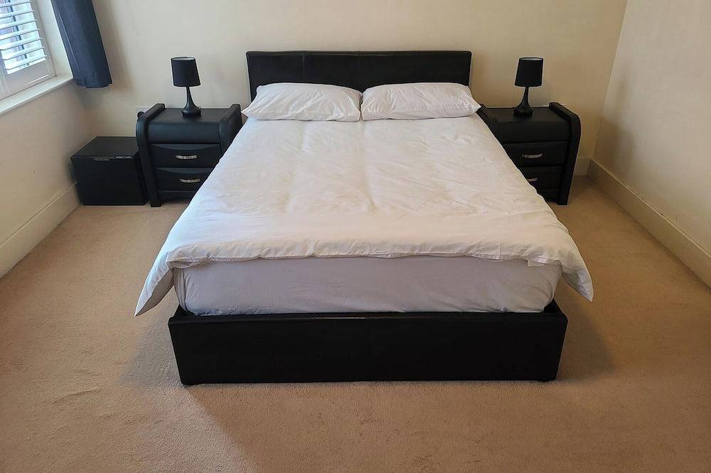 Ganze Wohnung, 1 Schlafzimmer Wohnung - Schlafmöglichkeiten für 4 - Parkplatz - WLAN in Luton, Chiltern Hills