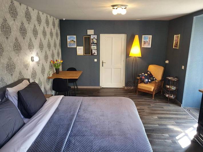 Location de vacances pour 2 personnes, avec terrasse ainsi que vue et jardin à Sainte-Alvère - 3