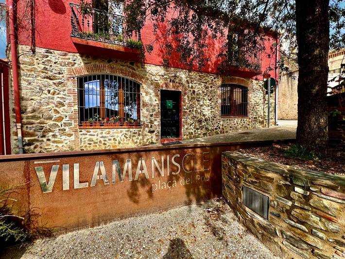 Casa rural para 11 personas, con Balcón y Terraza además de Jardín y Piscina en Espolla - 2