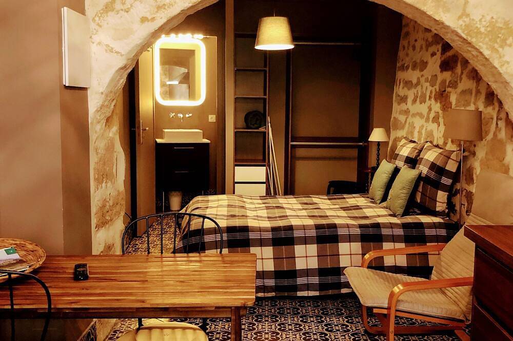 Entire apartment, Studio 25 m2 near beaches and Montpellier in Villeneuve-lès-Maguelone, Côte d'Améthyste