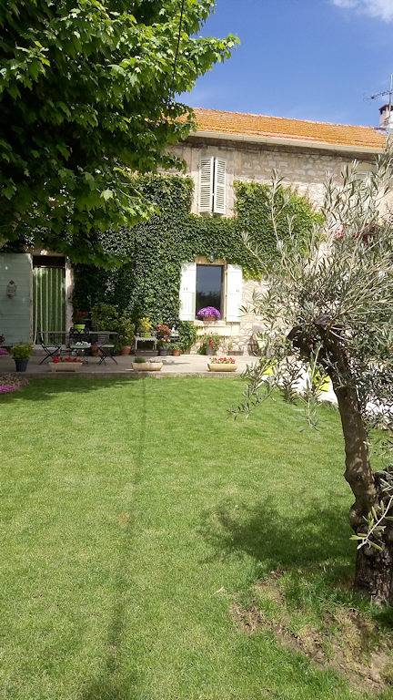 Cottage pour 2 personnes, avec piscine et jardin à Saint-Martin-de-Crau