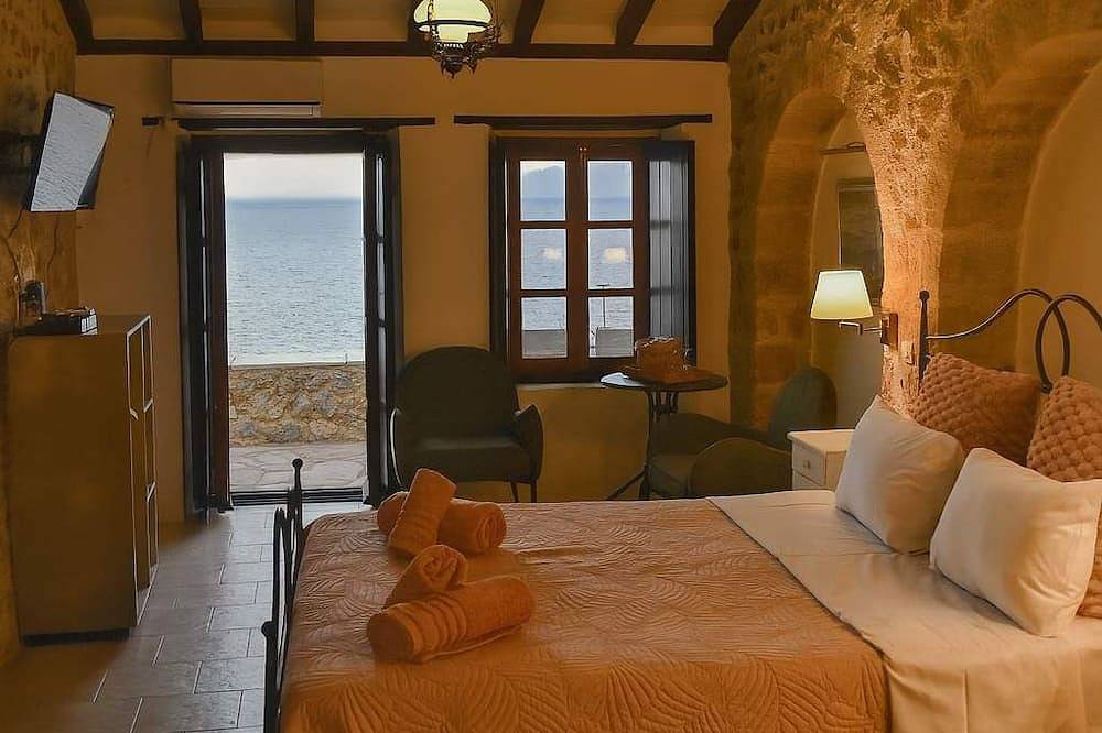 Ganze Wohnung, Pablito House - Seaview Monemvasia Fortress Allure in Monemvasia, Peloponnes