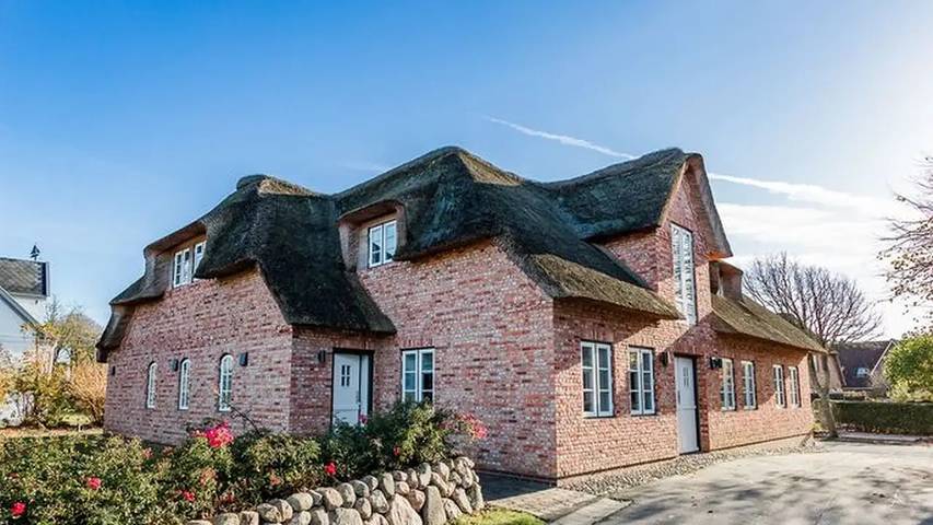 Ferienhaus für 8 Personen, mit Terrasse und Garten sowie Sauna in Oldsum - 3