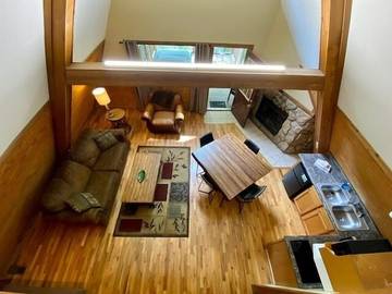 Log Cabin for 4 Guests in Hocking Hills, Picture 4