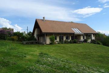 Gîte pour 13 personnes, avec jardin et balcon, animaux acceptés à Saint-Paul-lès-Monestier