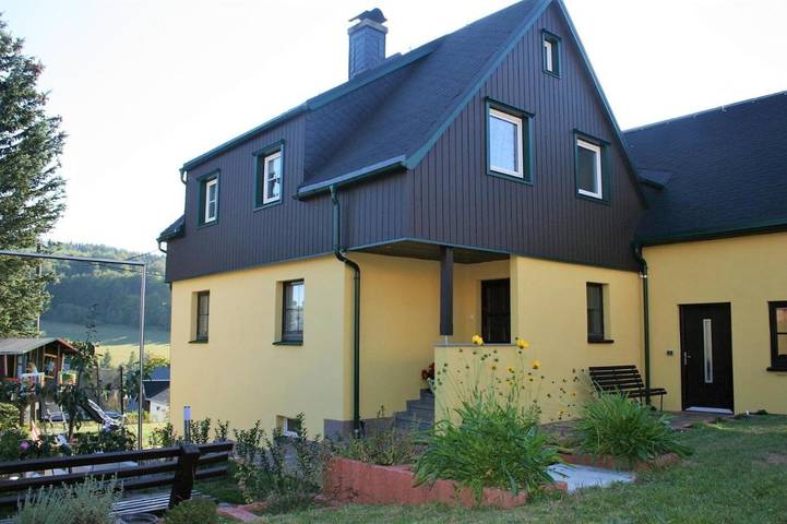 Ferienwohnung für 4 Personen, mit Terrasse und Garten sowie Ausblick