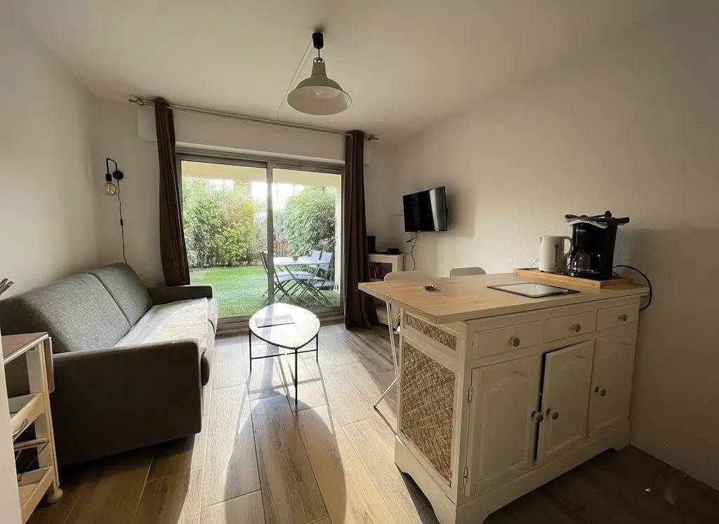 Studio entier, Studio de Charme avec Jardinet Privatif – Cœur du Golfe de Saint-Tropez in Port Cogolin, Cogolin