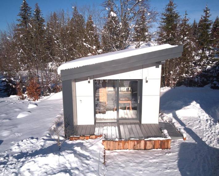 Gîte pour 2 personnes, avec terrasse ainsi que vue et jardin à Prémanon - 2