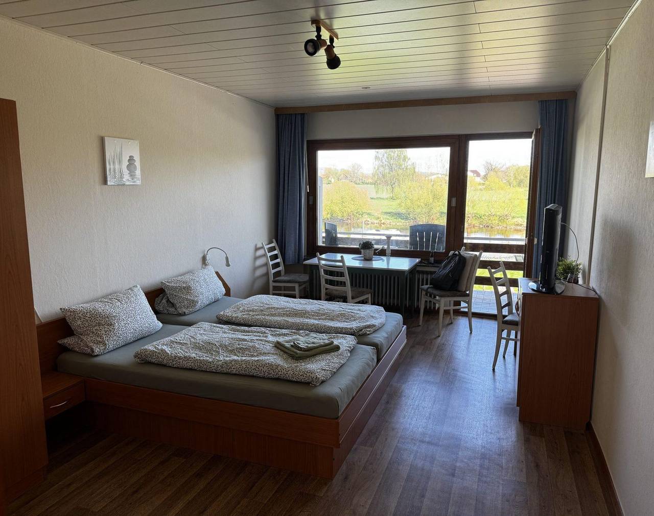 Ferienwohnung für 2 Personen ohne Küche in Polle, Landkreis Holzminden