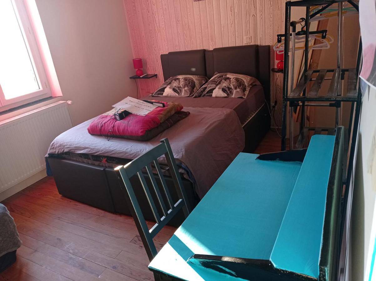 Appartement entier, Studio type 1bis avec une 20 de marche a monte in Gourdon, Quercy