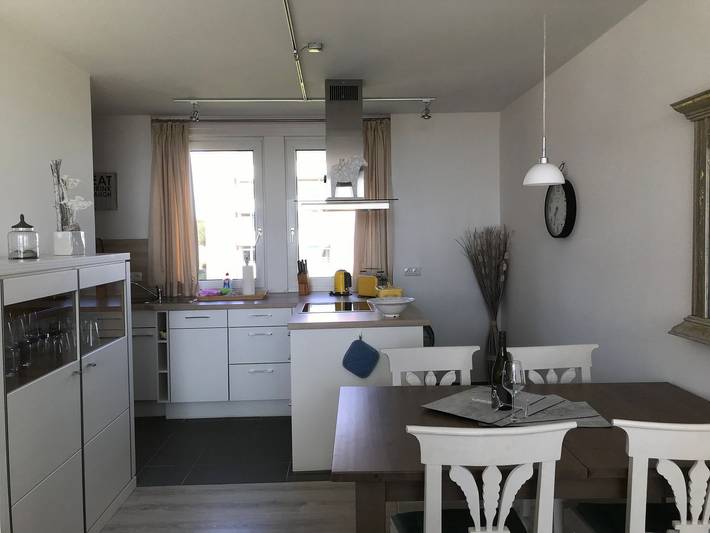 Ganze Wohnung, Haus Langeneß Whg. 05 Sonneninsel: Komfortable Ferienwohnung mit außergewöhnlichem Meerblick in Greveling, Wyk auf Föhr