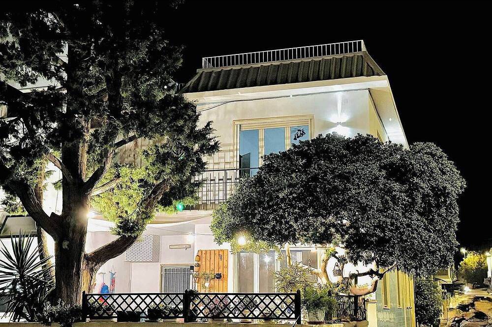 Ganze Wohnung, Casa Vacanze Oblò between Lido Conchiglie and Montagna Spaccata in Conchiglie-Alto Lido, Golf von Tarent