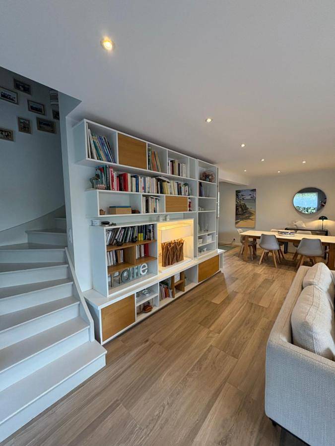 Location de vacances pour 17 personnes, avec terrasse et jardin dans Plage du Béchet - 2