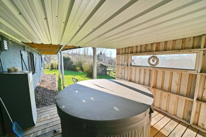 Location de vacances pour 6 personnes, avec sauna ainsi que terrasse et jacuzzi à Wéris - 2