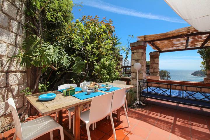 Casa Rosalie By Riviera Holiday Homes in Villefranche-sur-Mer, Costa mediterranea (Francia)