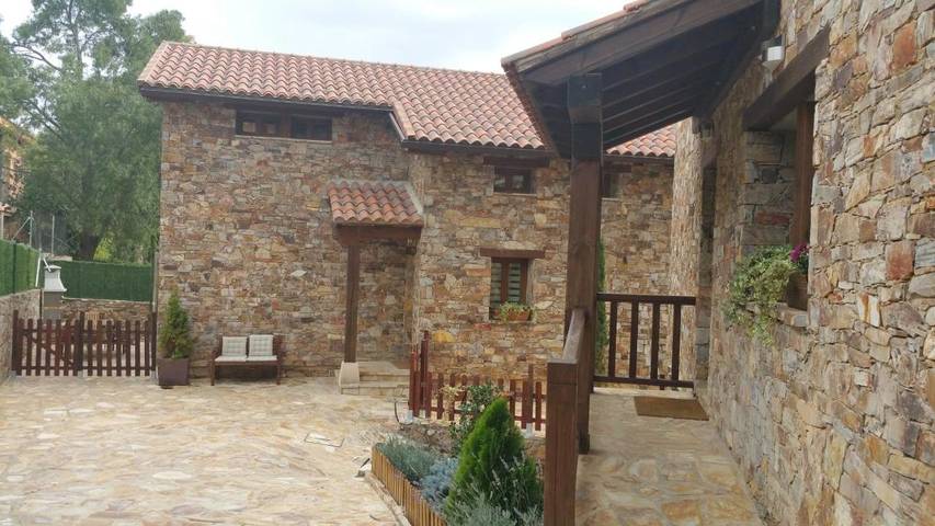 Apartamento para 8 personas, con Terraza además de Jardín y Vistas en Sierra Norte