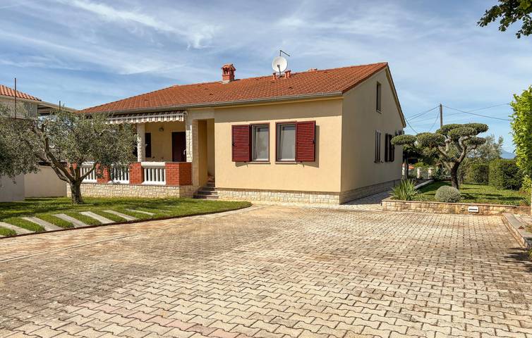 Ferienhaus für 7 Personen, mit Pool und Terrasse, mit Haustier - 1