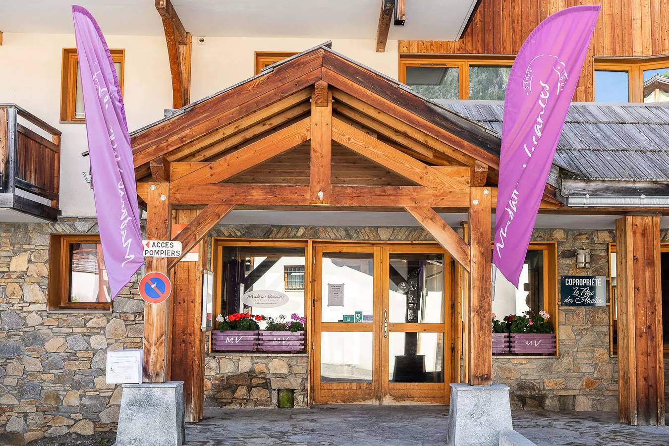 Entire apartment, Warm T2 with superb view of the slopes in Les Orres, Écrins National Park