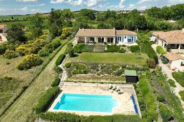 Gîte pour 8 personnes, avec jardin à Cailhau