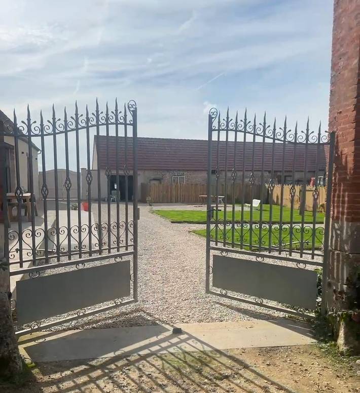 Gîte pour 15 personnes, avec jacuzzi ainsi que jardin et terrasse dans Loiret - 3