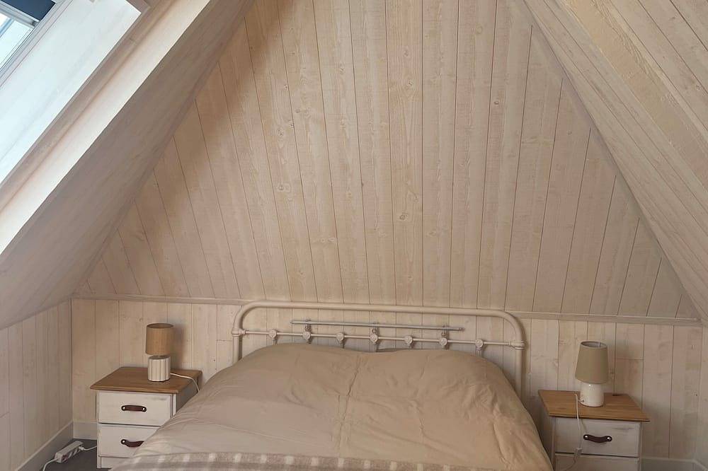Charming little house with private terrace in the center of town. in Rouen, Rouen und Umgebung