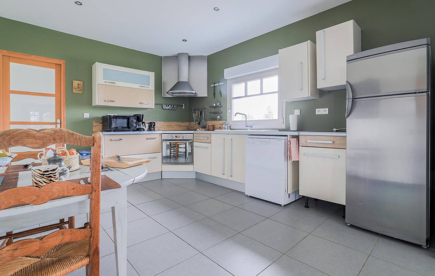 Appartement confortable avec WiFi, TV et parking à 1,5 km de Romeries in Romeries, Département Nord