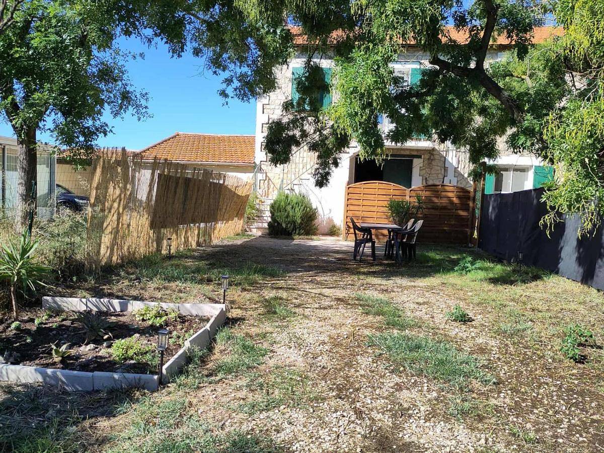 One-Bedroom House in Arles, Côte méditerranéenne (France)