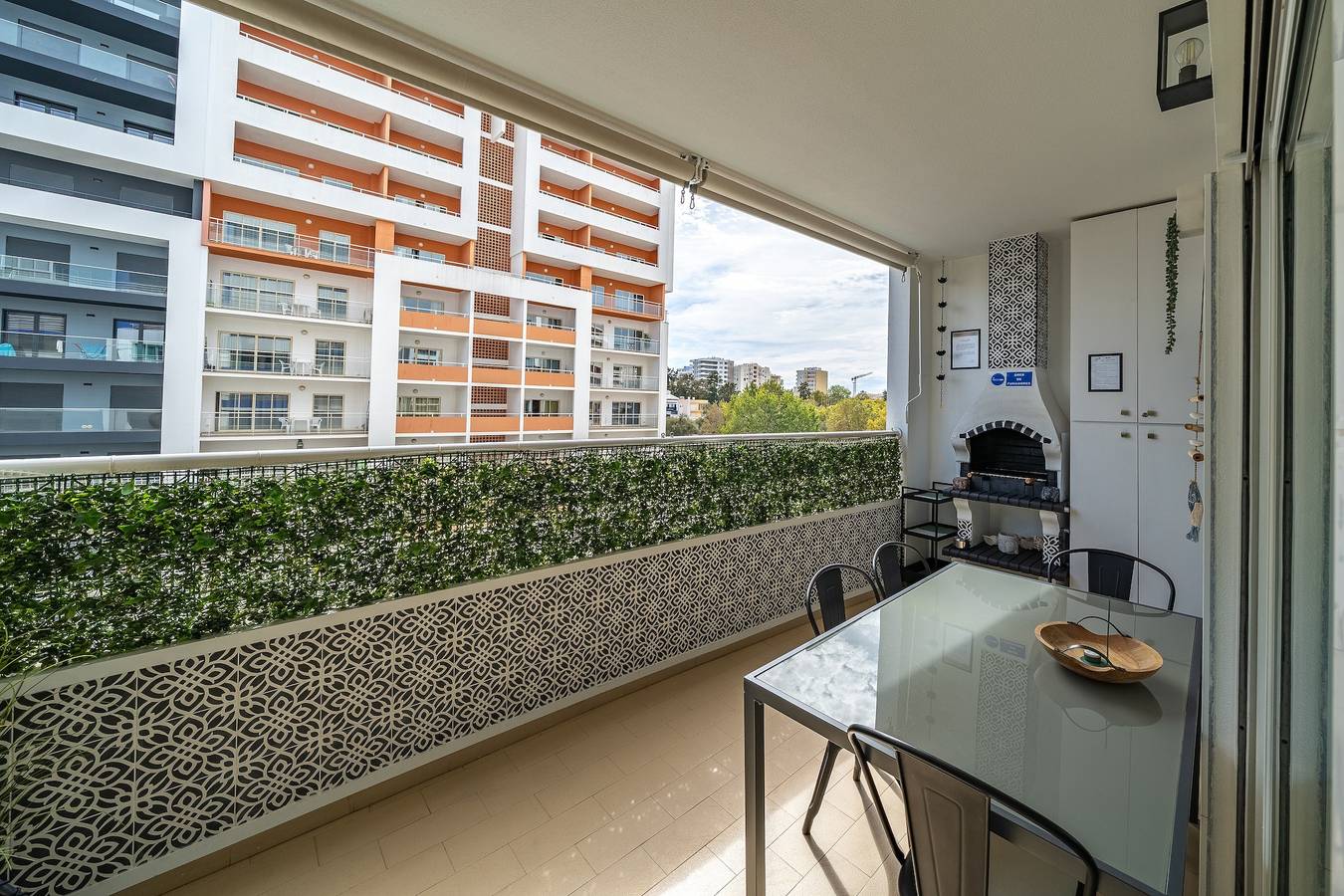 Ganze Wohnung, Apartment Casa Shanti mit Salzwasserpool und Wlan in Praia da Rocha, Portimão